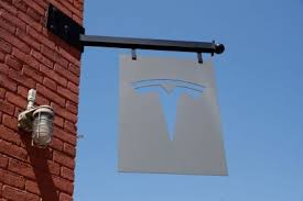 Registros de carros da Tesla na Europa mostram recuperação em janeiro