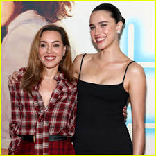 Margaret Qualley en 2025: retrato de la actriz con look elegante y moderno