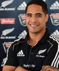 NUGGET TURNS ALL BLACK: Manawatu&#39;s Aaron Smith is the newest All Black after coach Steve Hansen named him in the team on Sunday. - 7040555