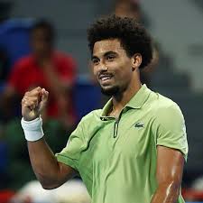 Arthur Fils se impone en Doha: tres semanas después de su recuperación, el tenista francés domina con confianza