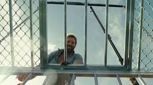 Jai Courtney Faces Sea-Bound Thrills in 'Dangerous Animals' Review - Imagen principal del artículo