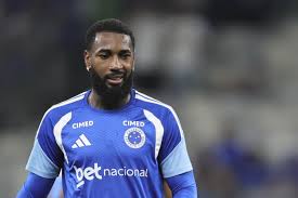 Escalação do Cruzeiro: Gerson é relacionado, mas vira dúvida entre titulares; veja time