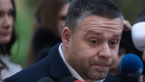 Primele proiecte de reorganizare depuse de Ciucu la CGMB: desființarea, prin comasare, a unor centre culturale și sociale ale Primăriei Capitalei, înființate în mandatul Gabrielei Firea, și lichidarea Companiei Municipale Imobiliare