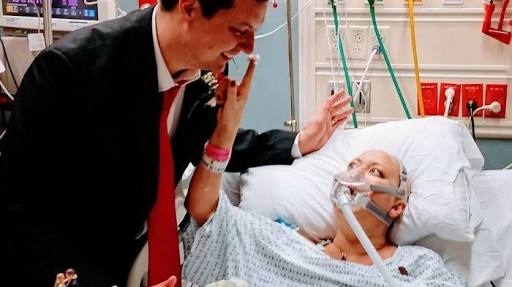 Kisah Bijakku : Buktikan Cinta, Laki Laki Ini Menikahi Kekasihnya Yang Terkena Kanker, Dia Meninggal Setelah 18 Jam Pernikahan 