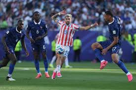 Qué pasó con Julio Enciso: la salida que encendió las alarmas en el Paraguay vs Francia