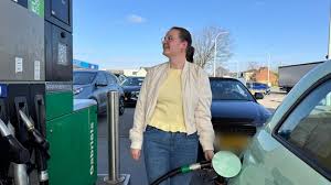 Is dit Europa? Limburgse buren verlagen benzine-accijns, tanken Duitsland nog goedkoper
