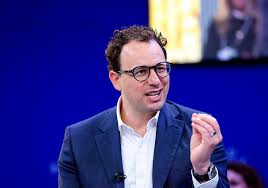 Mythos, la nueva IA de Anthropic genera alarma a nivel mundial: «Es peor que una bomba atómica»