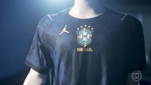 Site vaza fotos de ensaios com novas camisas de Brasil, França, Holanda e Inglaterra