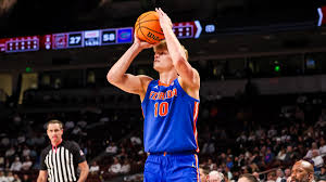 Thomas Haugh injury update: Florida forward leaves game vs. Texas with apparent ankle issue