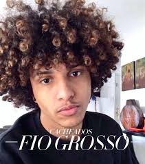 Resultado de imagem para homens cacheados