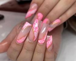 Hình ảnh về Pink marble nails