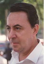 Claudio Rodríguez García nació en Zamora el 30 de enero de 1934. Era hijo de María García Moraleja y de Claudio Rodríguez Diego. - claudiorodriguez