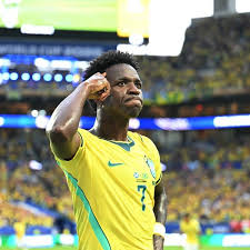Vini Jr. negocia renovação com o Real Madrid e entra na mira do Arsenal, segundo jornal