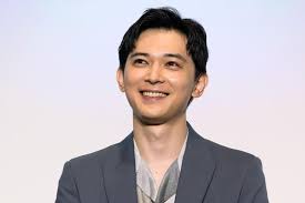 吉沢亮、大阪舞台挨拶で笑顔！関西弁も披露！映画の舞台裏を語る - Imagen principal del artículo