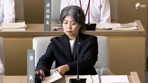伊東市長の学歴詐称疑惑！辞職勧告決議案が可決！一体何が？ - Imagen principal del artículo