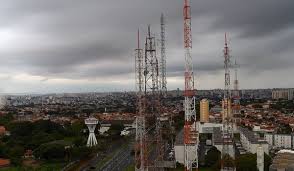 Frente fria muda o tempo e ventos fortes reforçam sensação de frio na região de Campinas