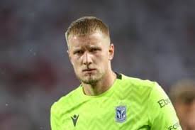 Lech Poznań rozmawia z bramkarzem. To będzie następca Mrozka?