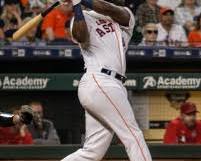 Yordan Alvarez playing baseballの画像
