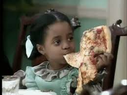 taylor swift pizza tswizzle lol im so funny. She wears short skirts, I eat pizza, she&#39;s cheer captain and I&#39;m still eating pizza - tumblr_mb16i8jezc1reet8eo1_500