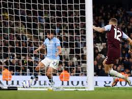 City vence o Aston Villa em confronto direto e encurta o caminho para a Champions