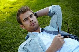 Résultat de recherche d'images pour "theo james"