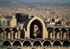 ببینید|حضور دهه‌ٔهشتادی‌ها در مصلّا برای وداع با آقای شهید ایران