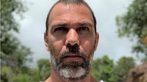 Filho de ícone da Globo, Marcelo Faria é acusado de agredir funcionário com tacos e bolas de sinuca