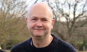 Hertfordshire Parents Arrested After School Complaint Dispute