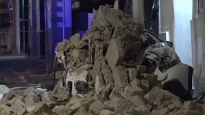 Magnitude 4.7 quake strikes near Italy's Naples, causing outages and damage