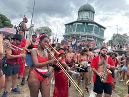 Vai chover no carnaval? Confira a previsão para os cinco dias de folia no Rio