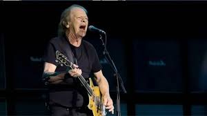 Stevie Young es hospitalizado en Buenos Aires