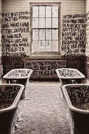 Résultat de recherche d'images pour "horrific haunted houses abandoned"