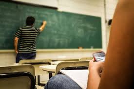 Salário dos professores será de R$ 5.130,63 em 2026; entenda o reajuste do piso e o que dizem prefeituras