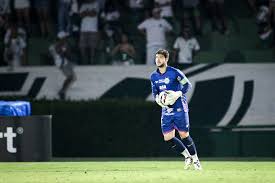 Guarani e Ceará negociam empréstimo do goleiro Caíque França até o fim de 2026