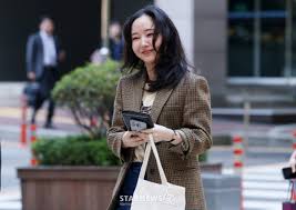 Mkhon Hyup, Min Hee-jin's 'Foot Option' in favor of 