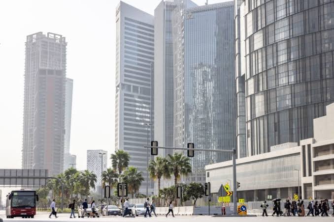 UAE suspends trade and financial ties with Iran amid Trump administration pressure to curb Iranian financial networks; Dubai's role as a global commerce hub at risk.