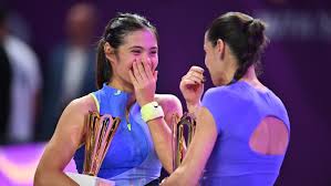 Ce i-a spus Emma Răducanu Soranei Cîrstea după finala de la Transylvania Open. Trofeul, înmânat de Simona...