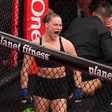 Ronda Rousey finaliza luta em 17 segundos no retorno das lendas do MMA feminino