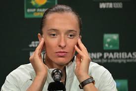 "Will Ruin Her Like He did With Iga Swiatek" - Fans Brimming With Doubt After Ex-Coach Joins WTA Teenage Sensation's Team