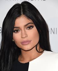 Resultado de imagem para kylie jenner