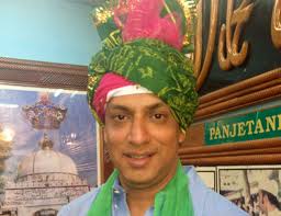 Celebs and politicians at Ajmer Sharif. madhur bhandarkar PreviousNext - madhur650_041012050143