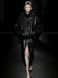 Balenciaga Fall 2026: Collar Me Beautiful
