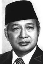 ... HM Jusuf Kalla, menilai perlu banyak pertimbangan untuk memberikan gelar Pahlawan Nasional bagi mantan Presiden Republik Indonesia HM Soeharto. - soeharto