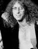 Robert &quot;Waddy&quot; Wachtel es un músico, compositor y productor de Los Ángeles. Es famoso también por su faceta de guitarrista. Ha trabajado como músico de ... - Wachtelp