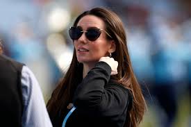 Jordon Hudson trolls Robert Kraft with 