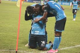 Blooming gana con lo justo y escala en la tabla