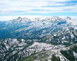 雄大な山脈の画像