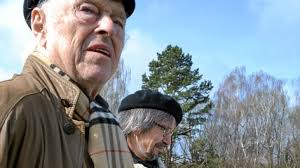 Diethelm Krause-Hotopp (rechts) und der 83-jährige Zeitzeuge Bernhard ...