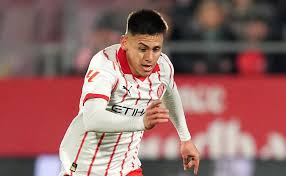 Desafortunado: el error del Diablito Echeverri que le costó la victoria al Girona ante el Sevilla de Almeyda