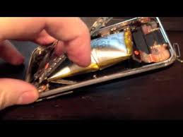 Image result for iphone 3gs battery exploding